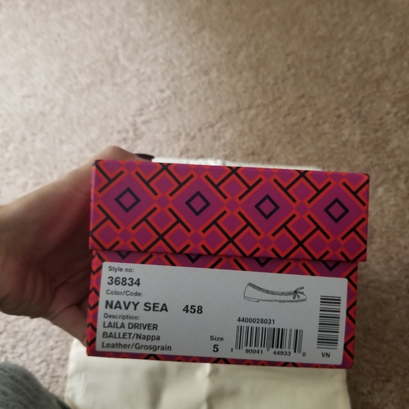 Tory Burch Flats size 5M - Picture 2 of 2